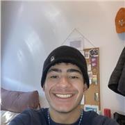 Clases económicas y dinámicas, tutor joven con vivencia pasada en Estados Unidos